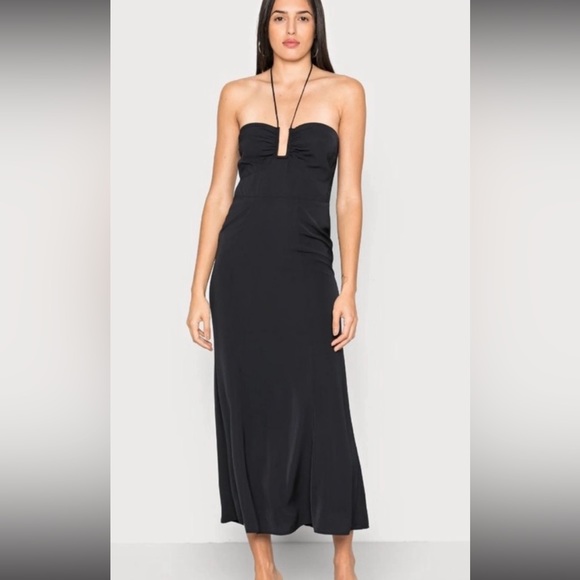 Abercrombie & Fitch Dresses & Skirts - NWT Abercrombie halter maxi dress